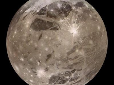 Jupiter&#39;s moon Ganymede is the largest moon in the solar system and is even wider than the planet Mercury.